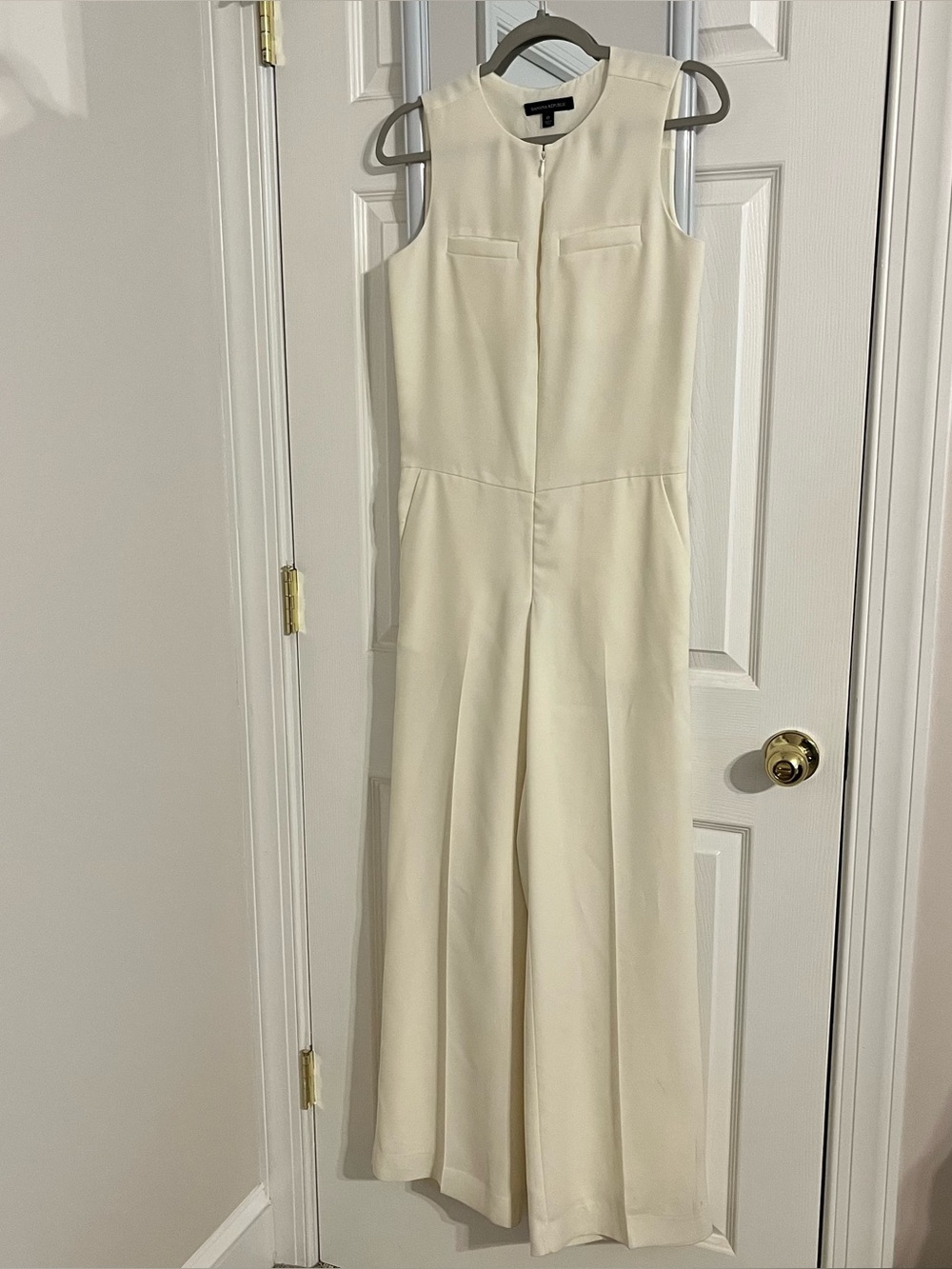Banana Republic Cream Sleeveless Wide-Leg Jumpsuit Women's size 0